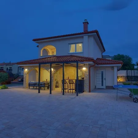 Holiday home House Sea & Sun Rasopasno